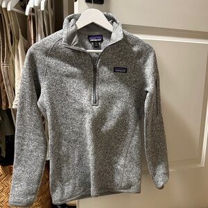 Patagonia women’s Zip-Up Sweater in Heather Gray